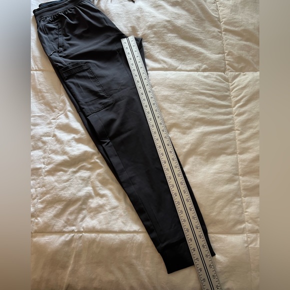 Men’s Cherokee Infinity Scrubs Top & Jogger Set, Pewter Gray, Size Large, NWOT - Picture 5 of 5